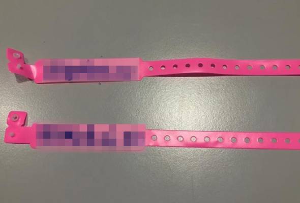 Wanita gelang merah jambu dikompaun curi keluar dari kawasan TEMCO Wanita gelang merah jambu dikompaun curi keluar dari kawasan TEMCO
