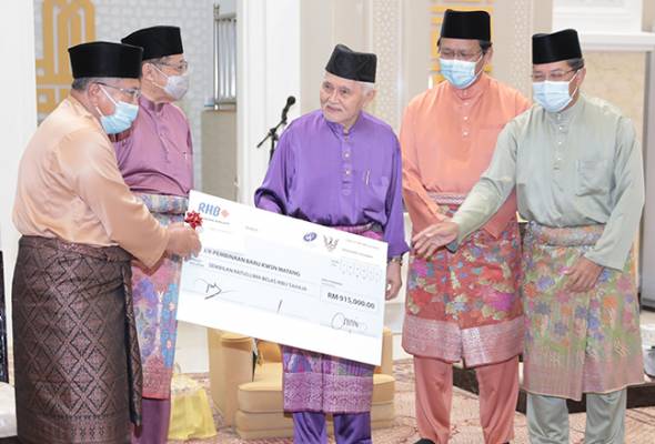 Penghijrahan ke pentadbiran digital langkah tepat - Abang Johari Penghijrahan ke pentadbiran digital langkah tepat - Abang Johari