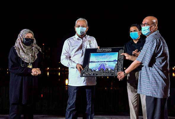 Usaha naik taraf taman awam diteruskan - Annuar Musa Usaha naik taraf taman awam diteruskan - Annuar Musa