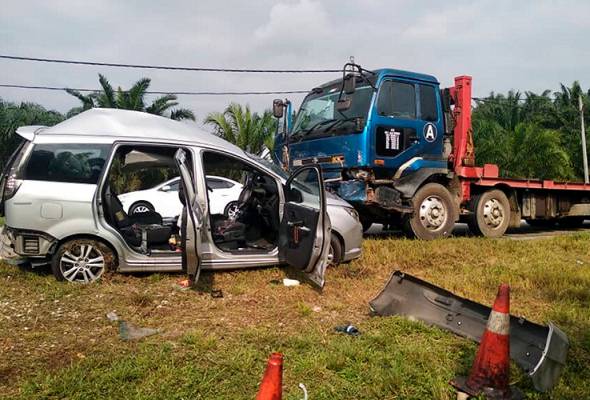 Three family members en route to wedding killed in Bentong road crash Three family members en route to wedding killed in Bentong road crash