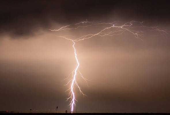 Warning of thunderstorms in eight states