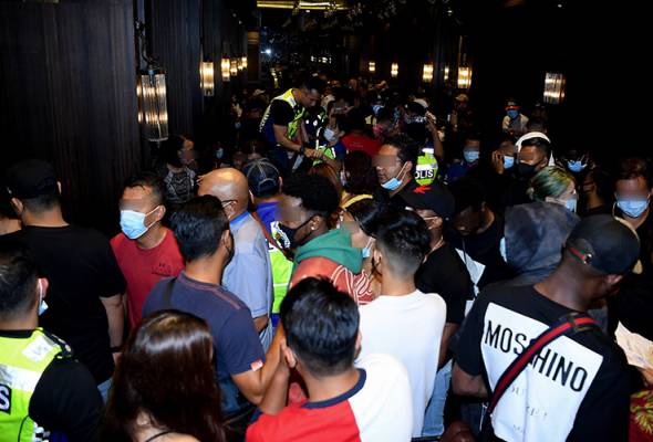 Ingkar PKP: 183 ditahan leka berhibur di Bukit Bintang Ingkar PKP: 183 ditahan leka berhibur di Bukit Bintang