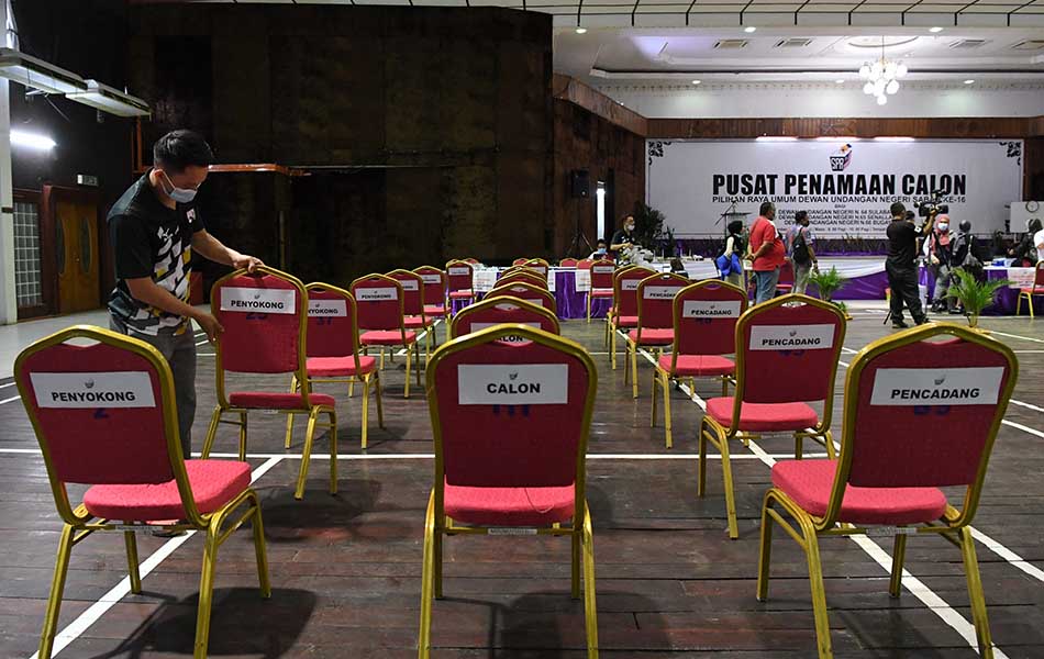 Persiapan rapi dilaksanakan petugas Suruhanjaya Pilihan Raya (SPR) sebelum berlangsungnya proses penamaan calon Pilihan Raya Negeri (PRN) Sabah bagi kawasan Dewan Undangan Negeri Sulabayan, Senallang dan Bugaya. Persiapan rapi dilaksanakan petugas Suruhanjaya Pilihan Raya (SPR) sebelum berlangsungnya proses penamaan calon Pilihan Raya Negeri (PRN) Sabah bagi kawasan Dewan Undangan Negeri Sulabayan, Senallang dan Bugaya.
