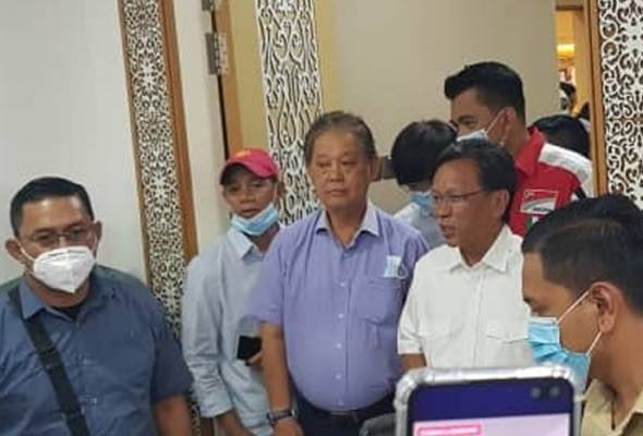 Shafie Apdal ikrar Warisan akan terus berkhidmat Shafie Apdal ikrar Warisan akan terus berkhidmat