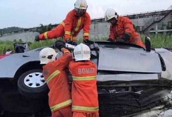Lelaki maut kereta terbabas langgar pembahagi jalan Lelaki maut kereta terbabas langgar pembahagi jalan