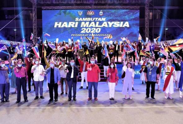 Saifuddin inspects Malaysia Day event rehearsal in Sibu Saifuddin inspects Malaysia Day event rehearsal in Sibu