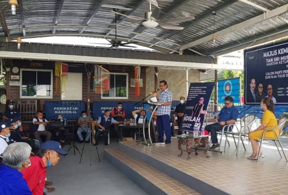 PRN Sabah: Dia potong riben, kami yang cari duit - Musa Aman sindir Shafie Apdal PRN Sabah: Dia potong riben, kami yang cari duit - Musa Aman sindir Shafie Apdal