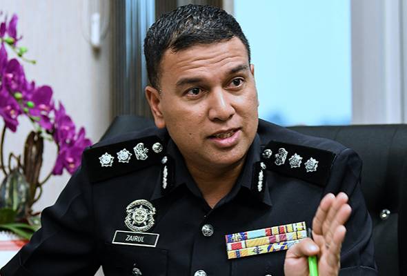 Samun lebih RM3 juta di lebuh raya: Polis rakam keterangan perakam video, tujuh lain Samun lebih RM3 juta di lebuh raya: Polis rakam keterangan perakam video, tujuh lain