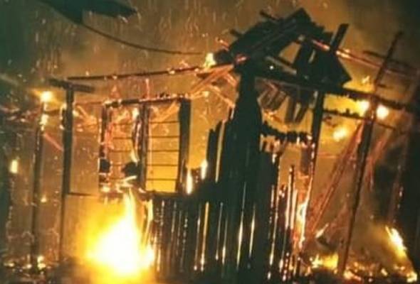 Asrama sekolah pondok musnah dalam kebakaran Asrama sekolah pondok musnah dalam kebakaran