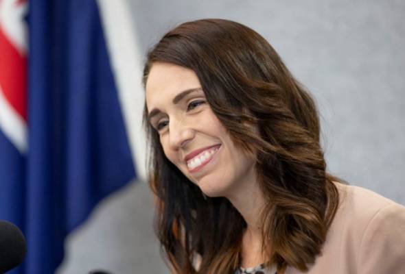 Jacinda Ardern menang besar Jacinda Ardern menang besar