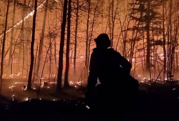 Kebakaran landa Colorado, ribuan penduduk terpaksa berpindah Kebakaran landa Colorado, ribuan penduduk terpaksa berpindah