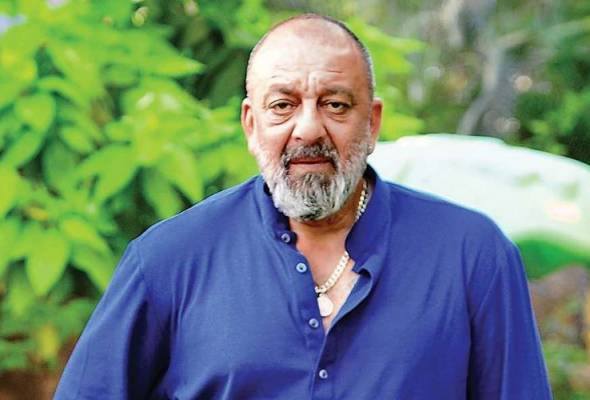 Sanjay Dutt mengumumkan bahawa dia akhirnya berjaya menewaskan barah paru-paru yang dihidapinya baru-baru ini. Sanjay Dutt mengumumkan bahawa dia akhirnya berjaya menewaskan barah paru-paru yang dihidapinya baru-baru ini.