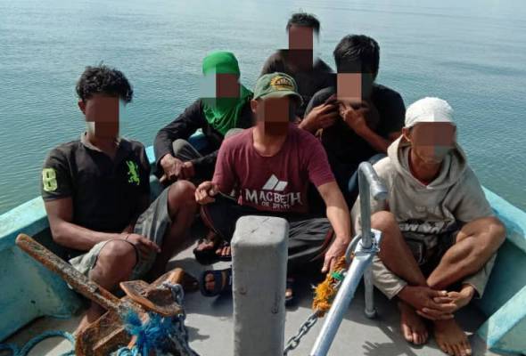 Nelayan asing ditahan cuba seludup rokok, salah seorang positif COVID-19 Nelayan asing ditahan cuba seludup rokok, salah seorang positif COVID-19
