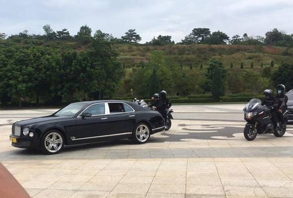 Agong tiba di Istana Negara Agong tiba di Istana Negara