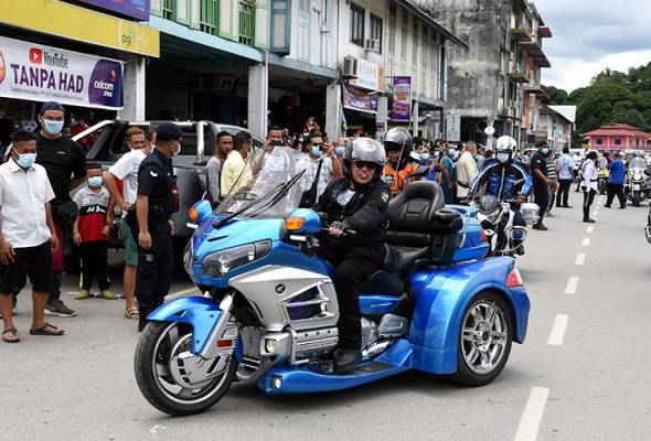 Abang Johari umum dua projek bernilai RM73 juta untuk Kapit Abang Johari umum dua projek bernilai RM73 juta untuk Kapit