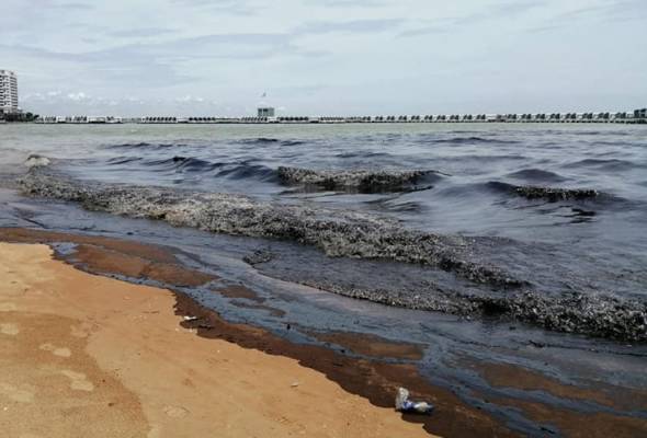 Tumpahan minyak: Kerja pembersihan Pantai Cermin dan Tanjung Tuan diaktifkan Tumpahan minyak: Kerja pembersihan Pantai Cermin dan Tanjung Tuan diaktifkan