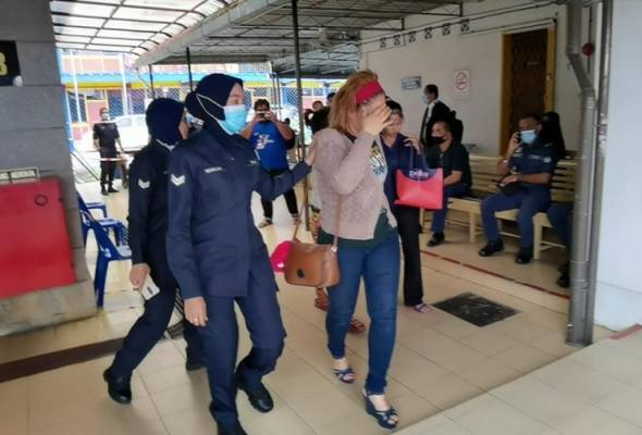 Tertuduh didakwa menawarkan khidmat seks bagi maksud persundalan di sebuah rumah dekat Taman Jaya Diri, di Behor Temak. Tertuduh didakwa menawarkan khidmat seks bagi maksud persundalan di sebuah rumah dekat Taman Jaya Diri, di Behor Temak.