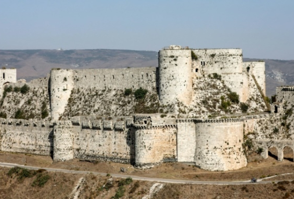 Syrians spruce up famed Crusader castle after years of war