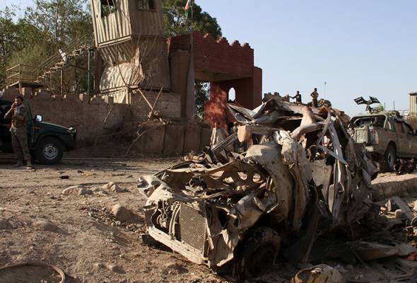 14 terbunuh dalam serangan pengebom bunuh diri di timur Afghanistan 14 terbunuh dalam serangan pengebom bunuh diri di timur Afghanistan