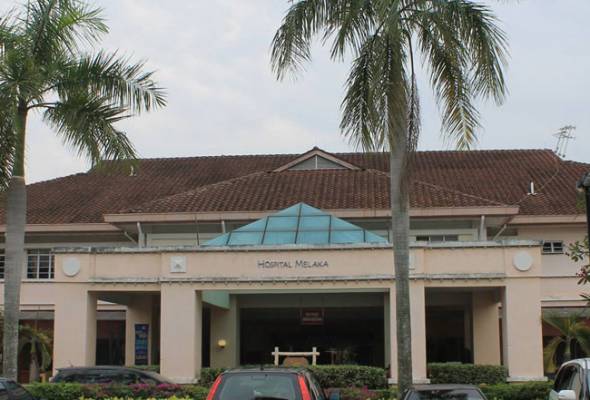 COVID-19: Hospital Melaka nafi wad ditutup, perkhidmatan terjejas COVID-19: Hospital Melaka nafi wad ditutup, perkhidmatan terjejas