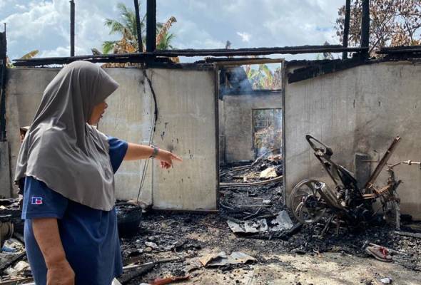 Sakit hilang anak belum sembuh, warga emas diduga rumah musnah terbakar Sakit hilang anak belum sembuh, warga emas diduga rumah musnah terbakar