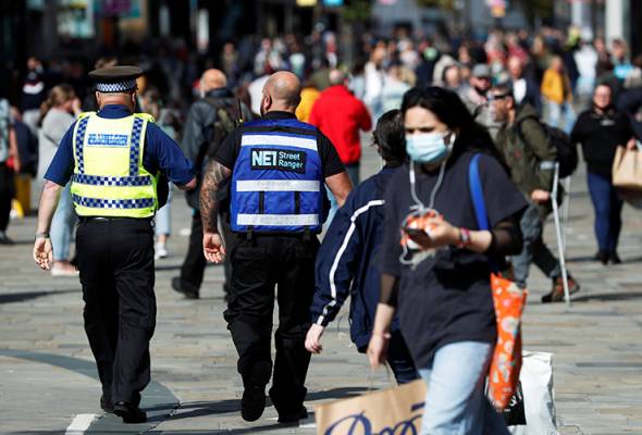COVID-19: Sekatan baharu di UK elak penutupan peringkat nasional COVID-19: Sekatan baharu di UK elak penutupan peringkat nasional