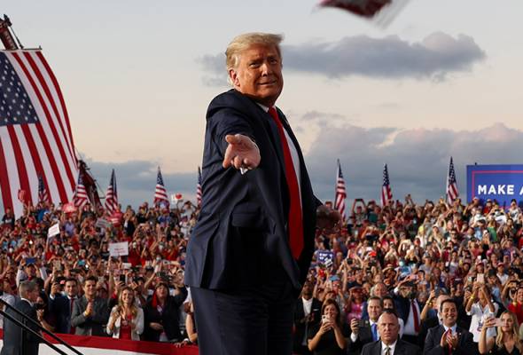 Selepas disah negatif COVID-19, Trump kembali ke pentas kempen pilihan raya Presiden Selepas disah negatif COVID-19, Trump kembali ke pentas kempen pilihan raya Presiden