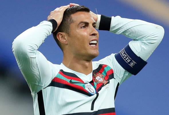 Cristiano Ronaldo disahkan positif COVID-19 Cristiano Ronaldo disahkan positif COVID-19