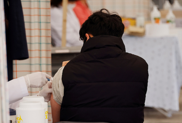 South Korean deaths spark flu vaccine safety fears