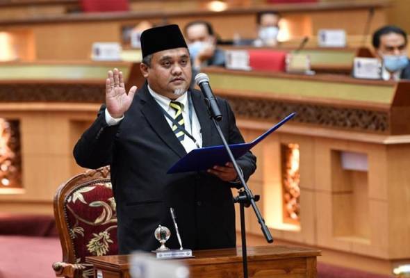 Mohd Zaidi angkat sumpah ADUN Slim Mohd Zaidi angkat sumpah ADUN Slim