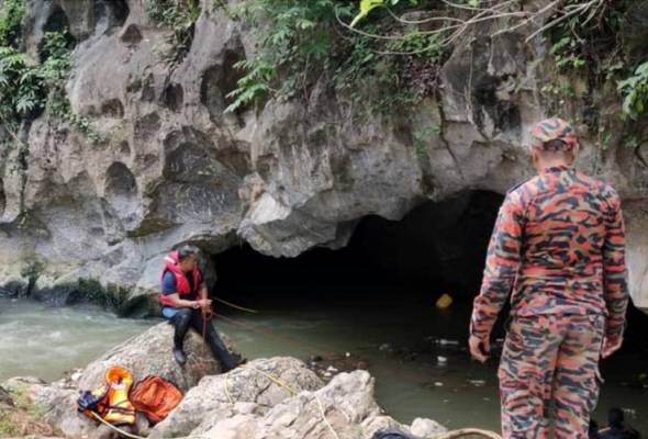 Warga emas dikhuatiri lemas di sungai berdekatan Gua Ikan Warga emas dikhuatiri lemas di sungai berdekatan Gua Ikan