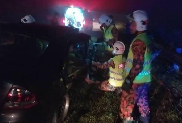 Anggota tentera maut, isteri cedera dalam nahas kereta-lori di Gerik Anggota tentera maut, isteri cedera dalam nahas kereta-lori di Gerik