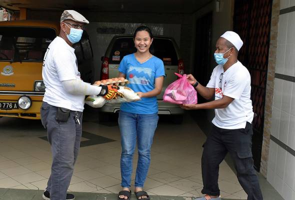 Isu bantahan selesai, agihan bakul makanan di Taman Semarak Isu bantahan selesai, agihan bakul makanan di Taman Semarak