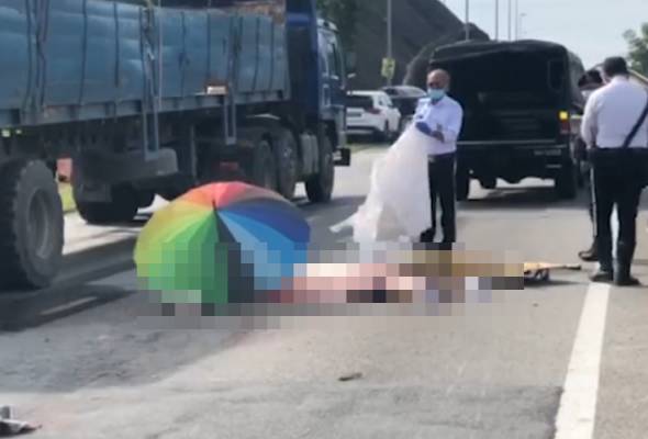 Juruteknik Tnb Maut Digilis Lori Selepas Dihimpit Kereta Astro Awani