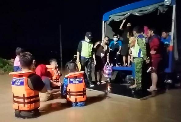 Banjir Johor Jejas Lima Daerah Mangsa Meningkat 1 780 Orang Astro Awani