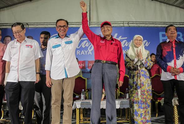 Pakatan Harapan jatuh sebab Anwar Ibrahim dipilih sebagai PM - Tun M