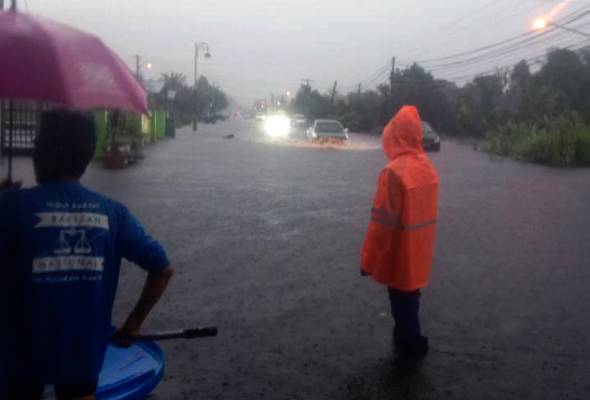 Samarahan Daerah Terbaharu Dilanda Banjir Di Sarawak Astro Awani
