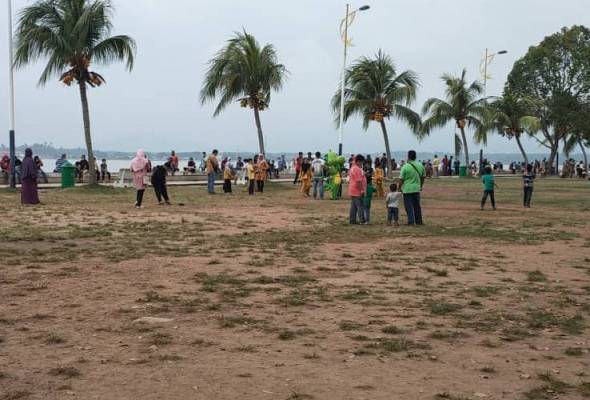 Pkp 2 0 Pasangan Kekasih Dikompaun Rentas Daerah Makan Angin Di Tepi Pantai Astro Awani