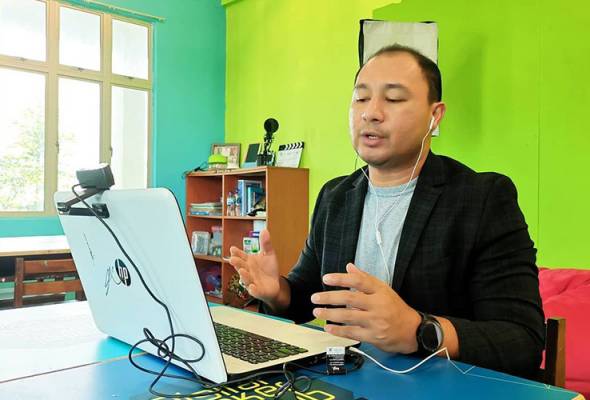 Teacher successfully uses TikTok app for PdPR sessions | Astro Awani