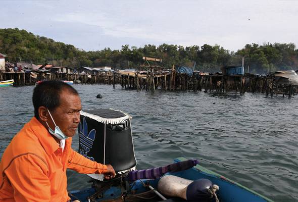 Fire in Pulau Gaya leaves more than 200 people homeless | AWANI ...