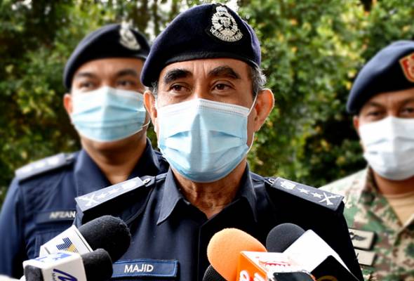 Tiga Ditahan Guna Gelaran Datuk Dan Datin Palsu Astro Awani