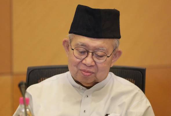 GE15: Ku Li leaving to party to decide on candidacy