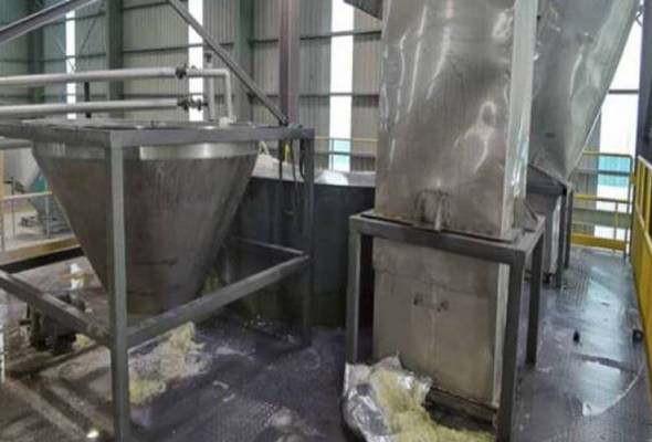 Mesin Meletup Operator Kilang Nyaris Cedera Astro Awani