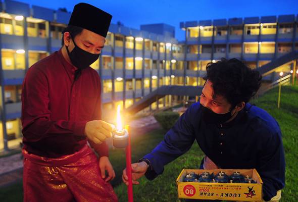 Remaining on campus during Raya to stem COVID-19 spread | AWANI ...
