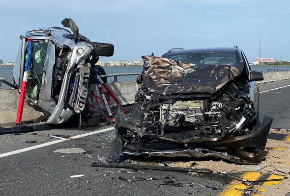 Bystander rescues child from Maryland bay after crash