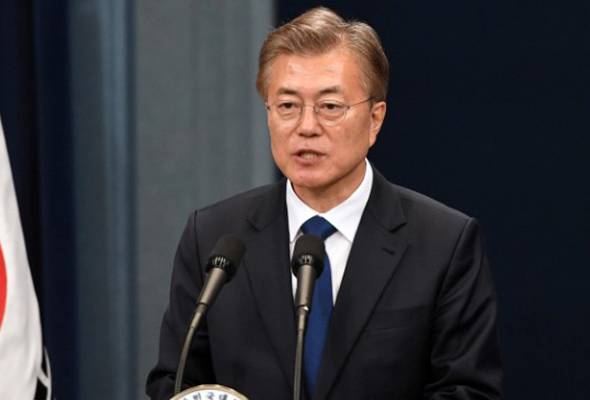 Korea's business leaders call on Moon to free jailed Samsung boss Lee