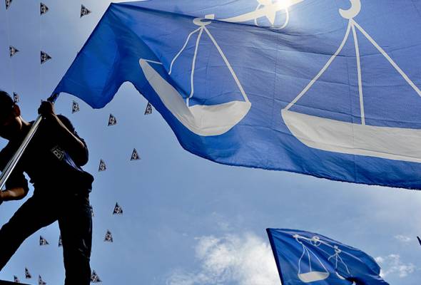 Unofficial: BN wins Melaka polls, Sulaiman set to return as CM | Astro Awani