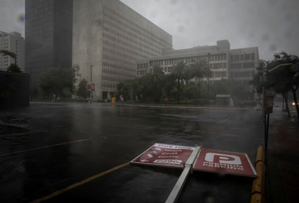 Hurricane Ida lashes Louisiana, knocking out power in New Orleans