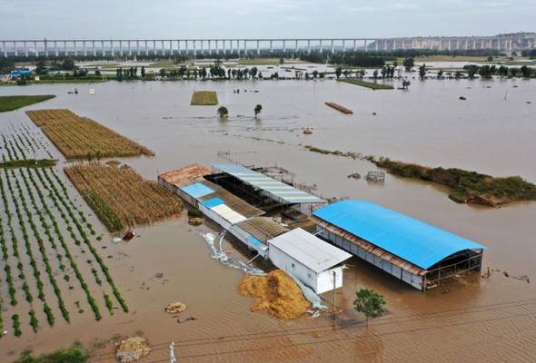 China Dilanda Banjir Teruk 120 000 Diarah Pindah Astro Awani