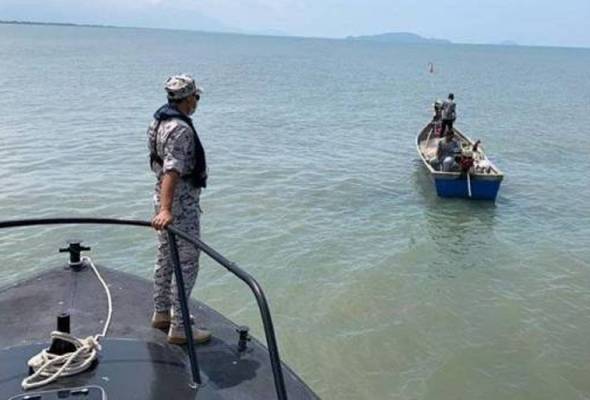 Bot Hanyut Dua Nelayan Diselamatkan Pasukan Maritim Astro Awani